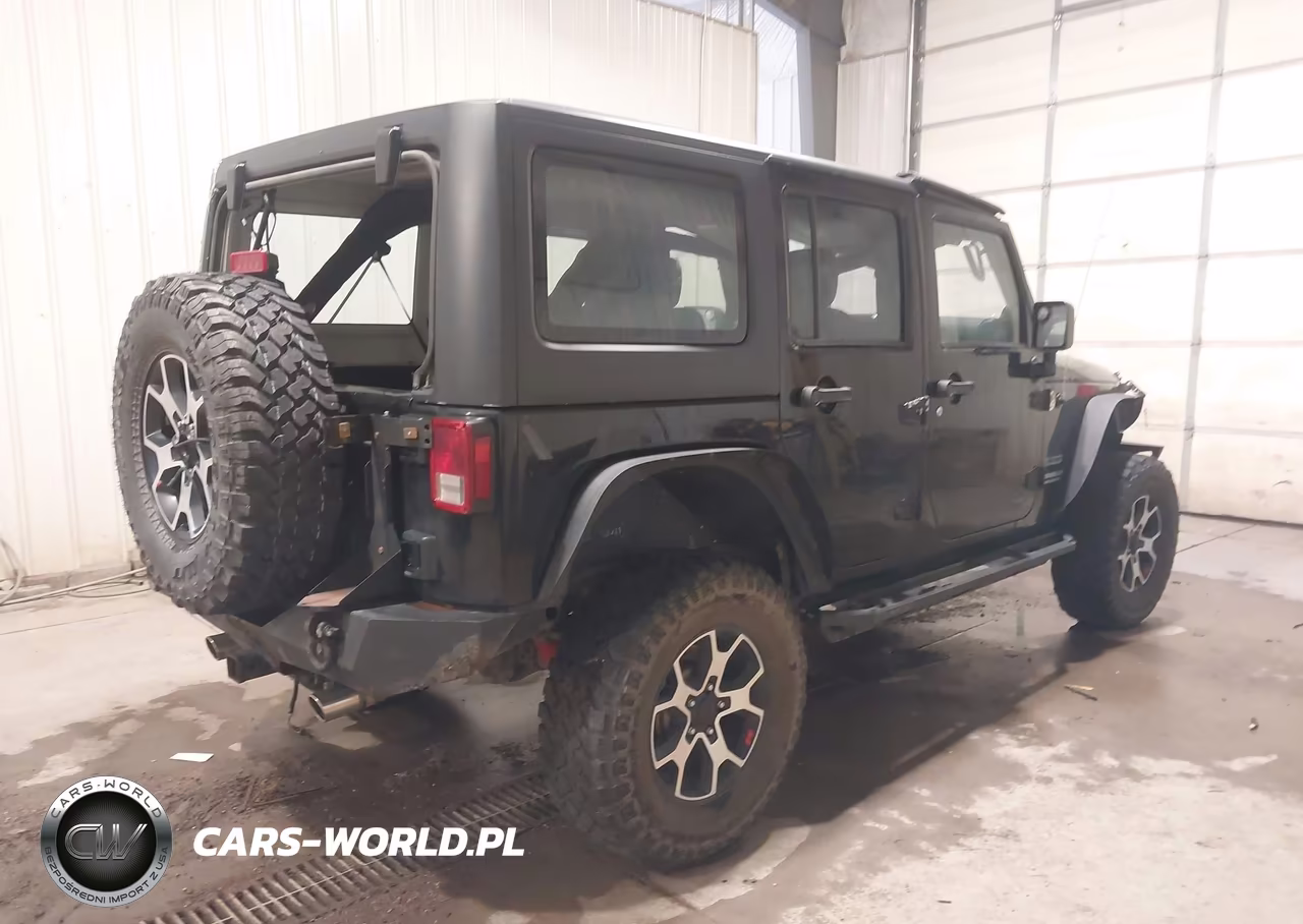 2013 Jeep Wrangler Unlimited Sport VIN:1C4BJWDG5DL632562 - 4