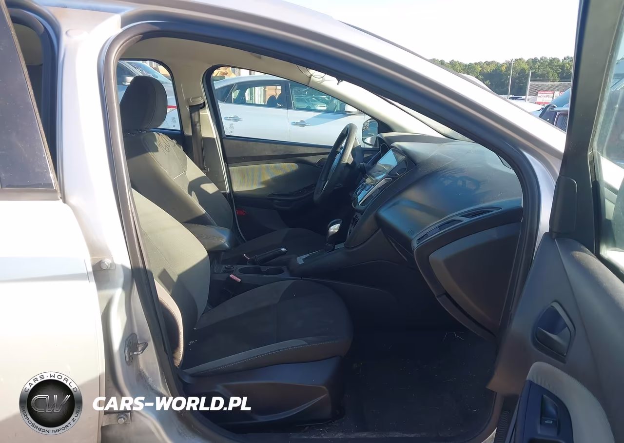 2012 Ford Focus Se VIN:1FAHP3K23CL436820 - 5