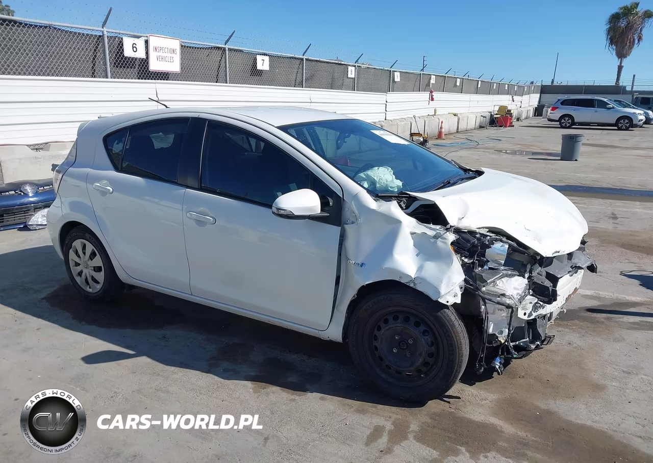 2014 Toyota Prius C Two
