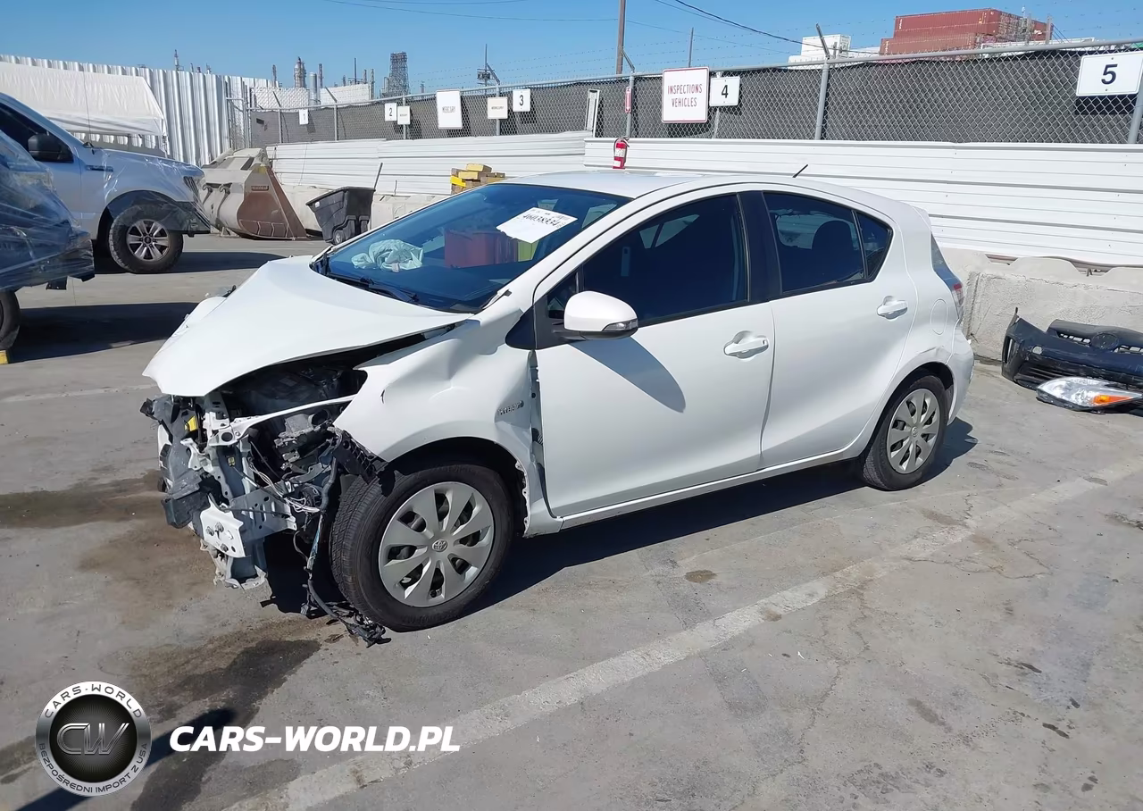 2014 Toyota Prius C Two VIN:JTDKDTB33E1565575 - 2