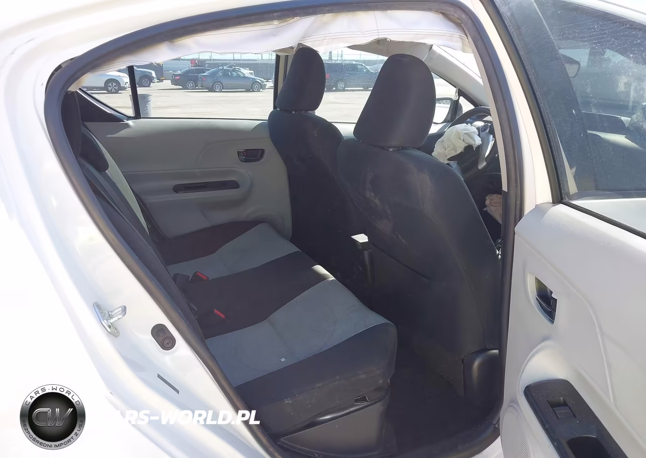 2014 Toyota Prius C Two VIN:JTDKDTB33E1565575 - 8