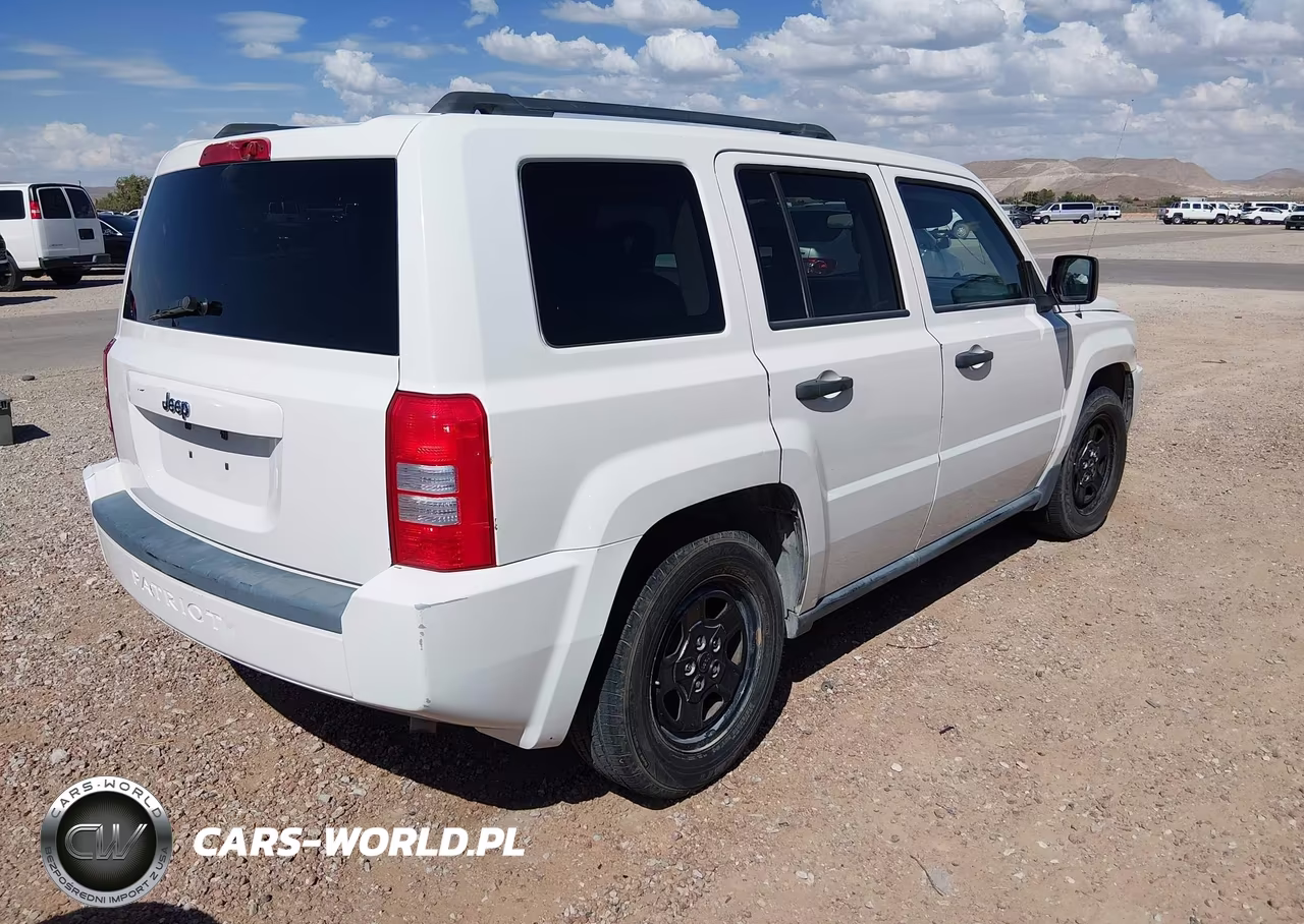 2008 Jeep Patriot Sport VIN:1J8FT280X8D737365 - 4