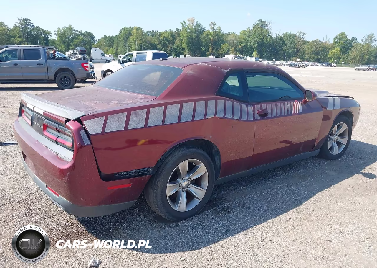 2017 Dodge Challenger Sxt VIN:2C3CDZAG4HH568846 - 4