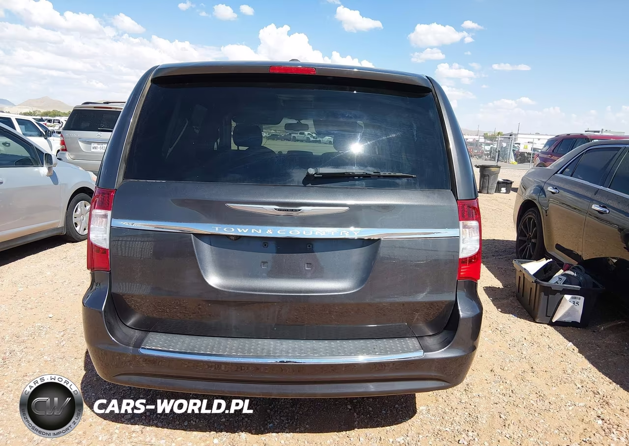 2016 Chrysler Town & Country Touring VIN:2C4RC1BG4GR245219 - 16