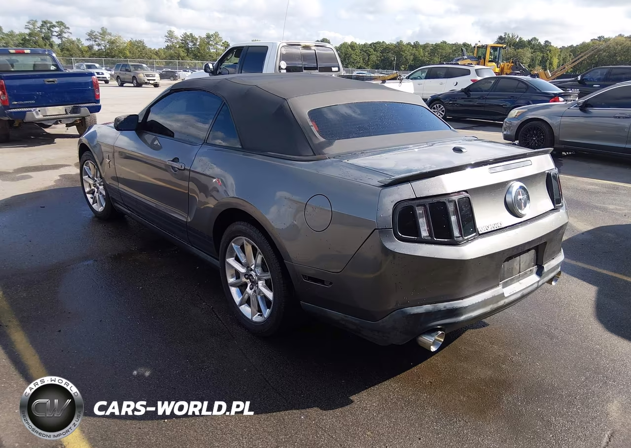 2011 Ford Mustang V6 Premium VIN:1ZVBP8EM0B5130054 - 3