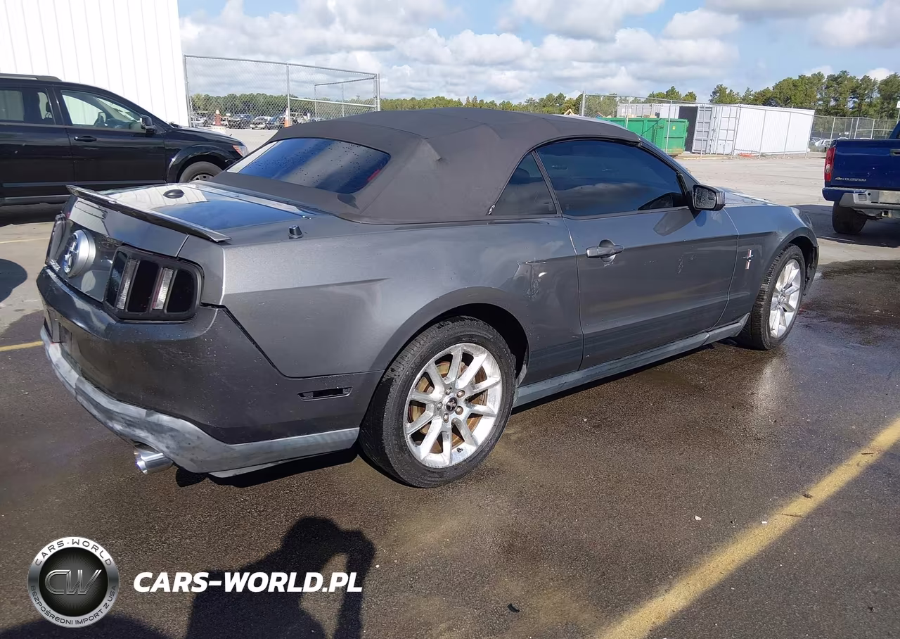 2011 Ford Mustang V6 Premium VIN:1ZVBP8EM0B5130054 - 4