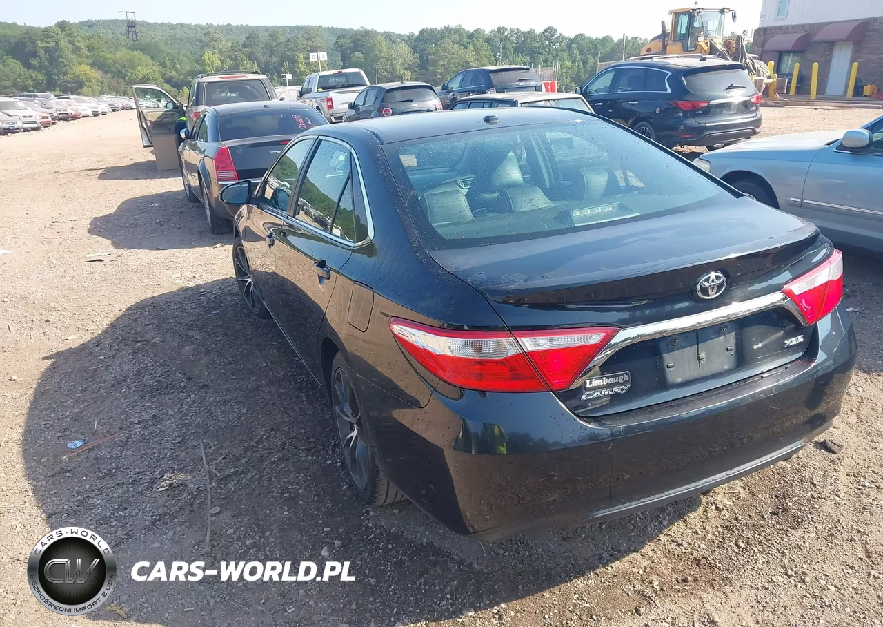 2017 Toyota Camry Xse VIN:4T1BF1FK4HU274260 - 3