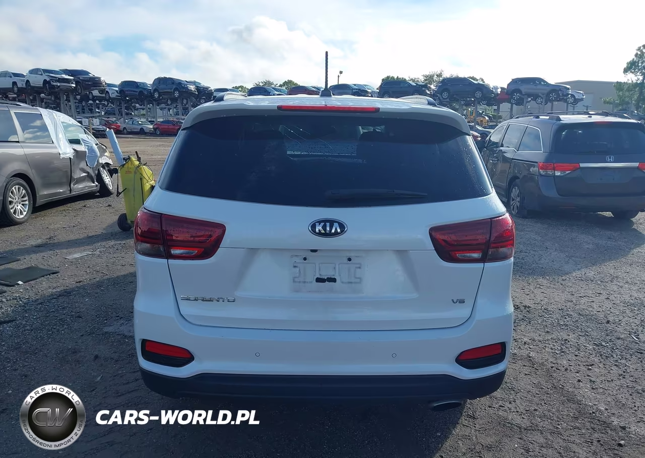 2020 Kia Sorento 3.3L S VIN:5XYPG4A52LG666156 - 17