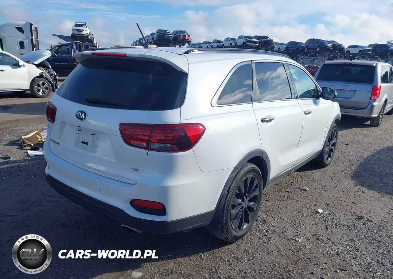 2020 Kia Sorento 3.3L S VIN:5XYPG4A52LG666156 - 4