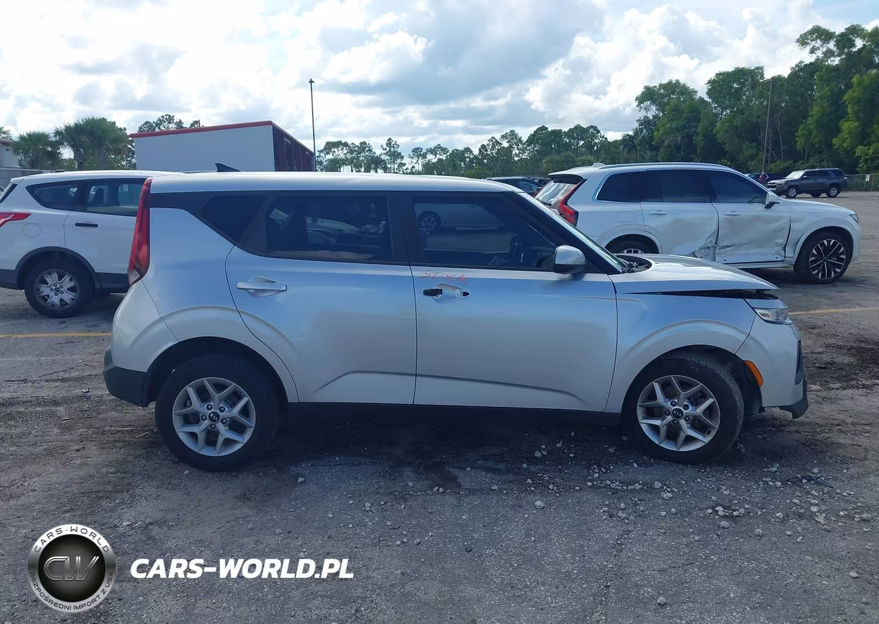 2020 Kia Soul S VIN:KNDJ23AU4L7064605 - 14