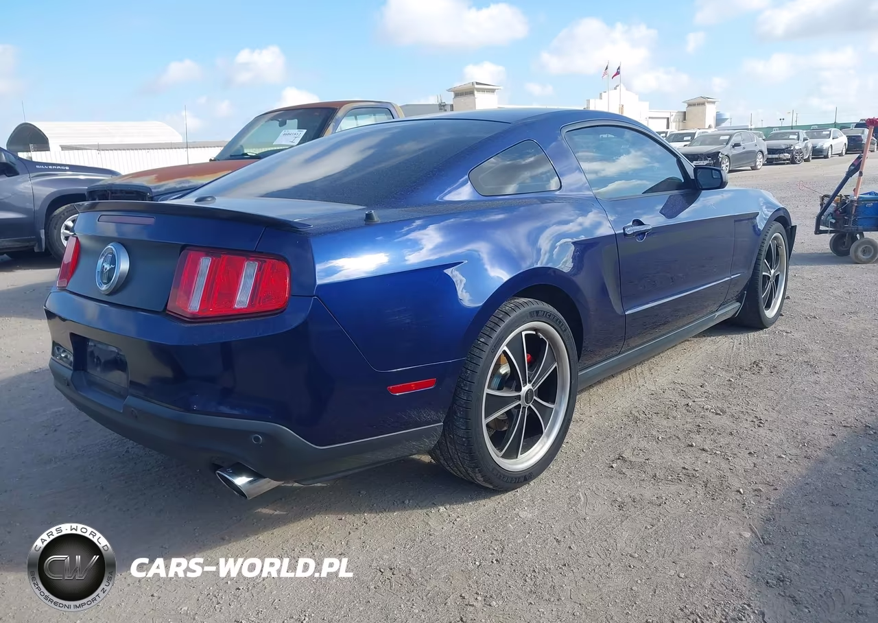 2012 Ford Mustang V6 Premium VIN:1ZVBP8AM4C5281504 - 4