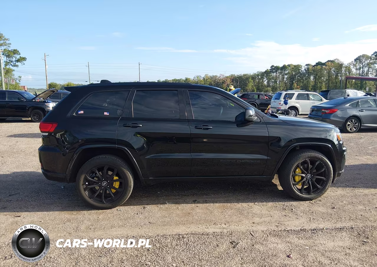 2019 Jeep Grand Cherokee Altitude 4X2 VIN:1C4RJEAG4KC698496 - 13