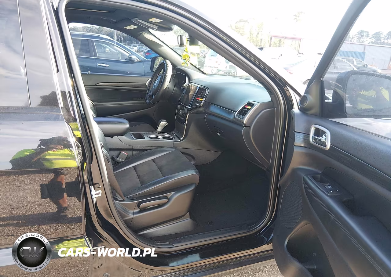 2019 Jeep Grand Cherokee Altitude 4X2 VIN:1C4RJEAG4KC698496 - 5