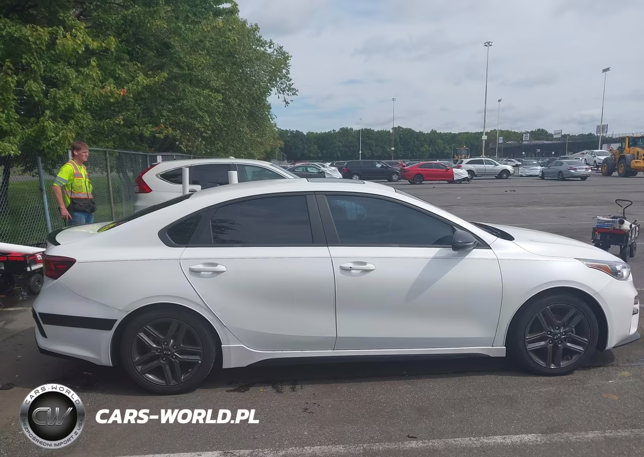 2021 Kia Forte Gt-Line VIN:3KPF34AD3ME281413 - 11