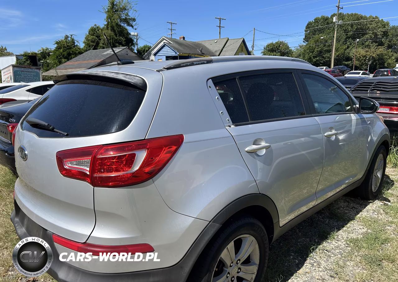 2011 Kia Sportage Lx VIN:KNDPBCA27B7102206 - 4
