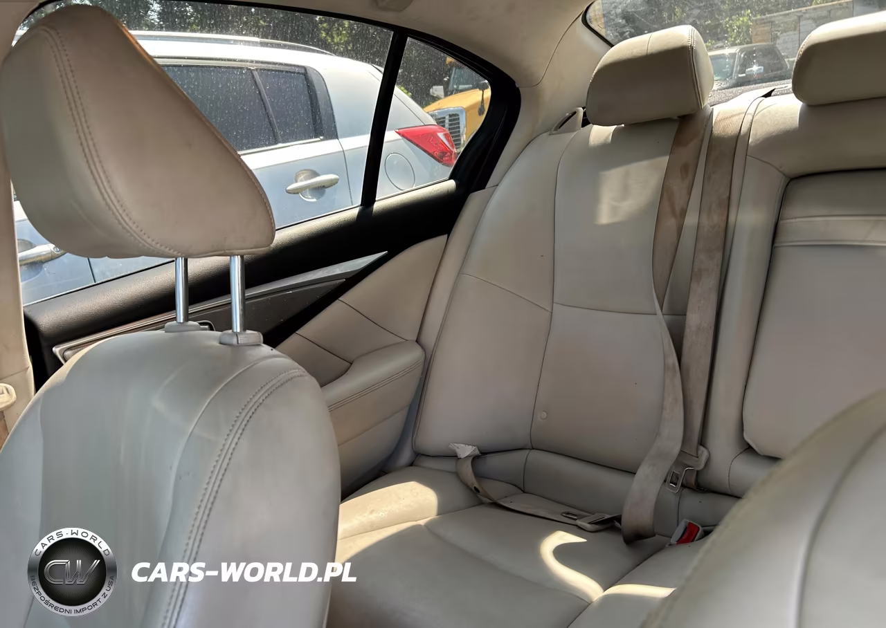 2015 Infiniti Q50 VIN:JN1BV7AR8FM404572 - 8