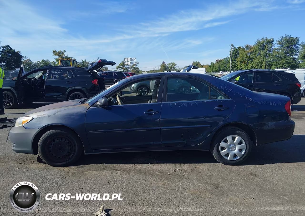 2002 Toyota Camry Le VIN:4T1BE32K42U518386 - 14
