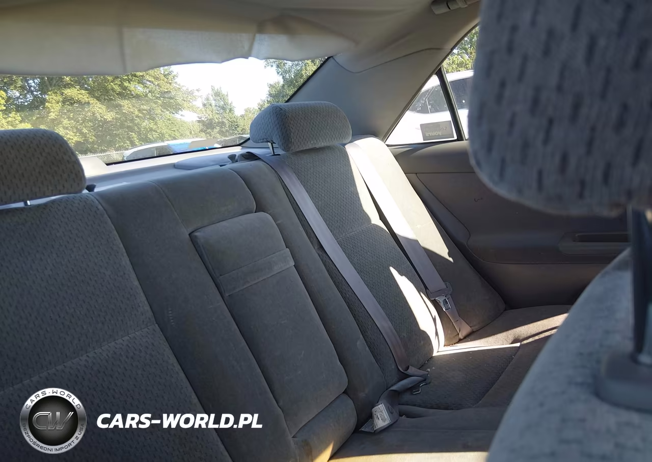 2002 Toyota Camry Le VIN:4T1BE32K42U518386 - 8