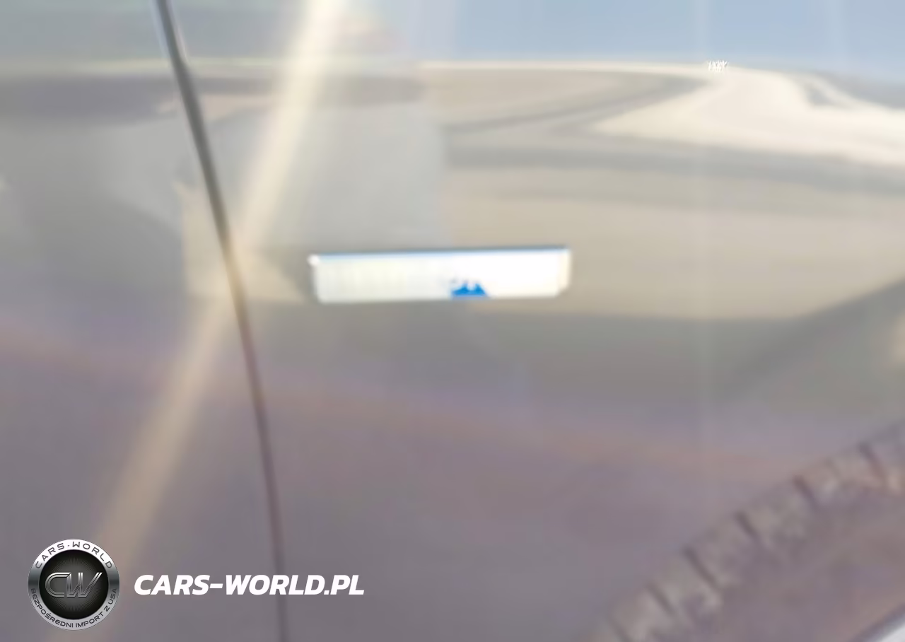 2018 Hyundai Ioniq Hybrid Blue VIN:KMHC65LC8JU099672 - 12