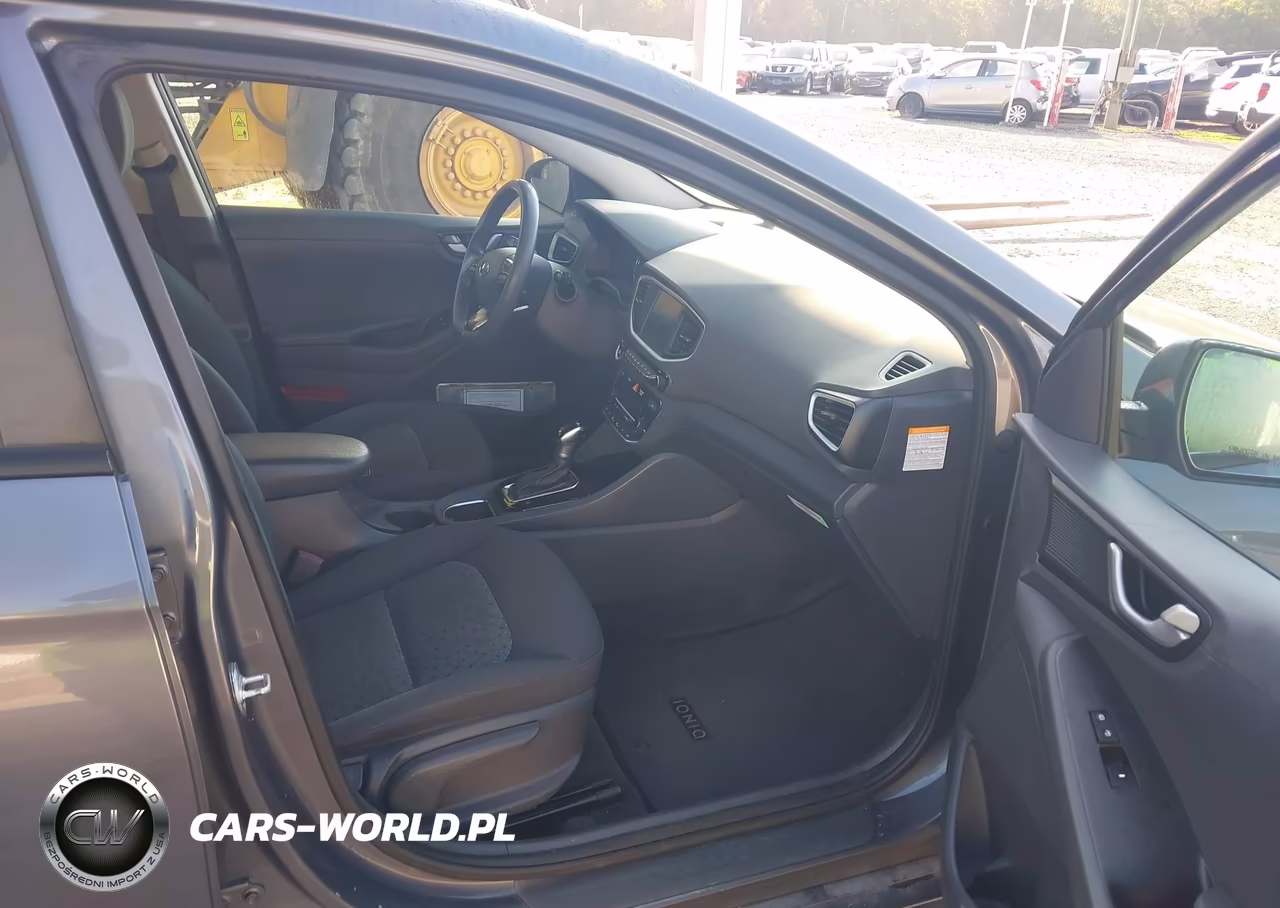 2018 Hyundai Ioniq Hybrid Blue VIN:KMHC65LC8JU099672 - 5