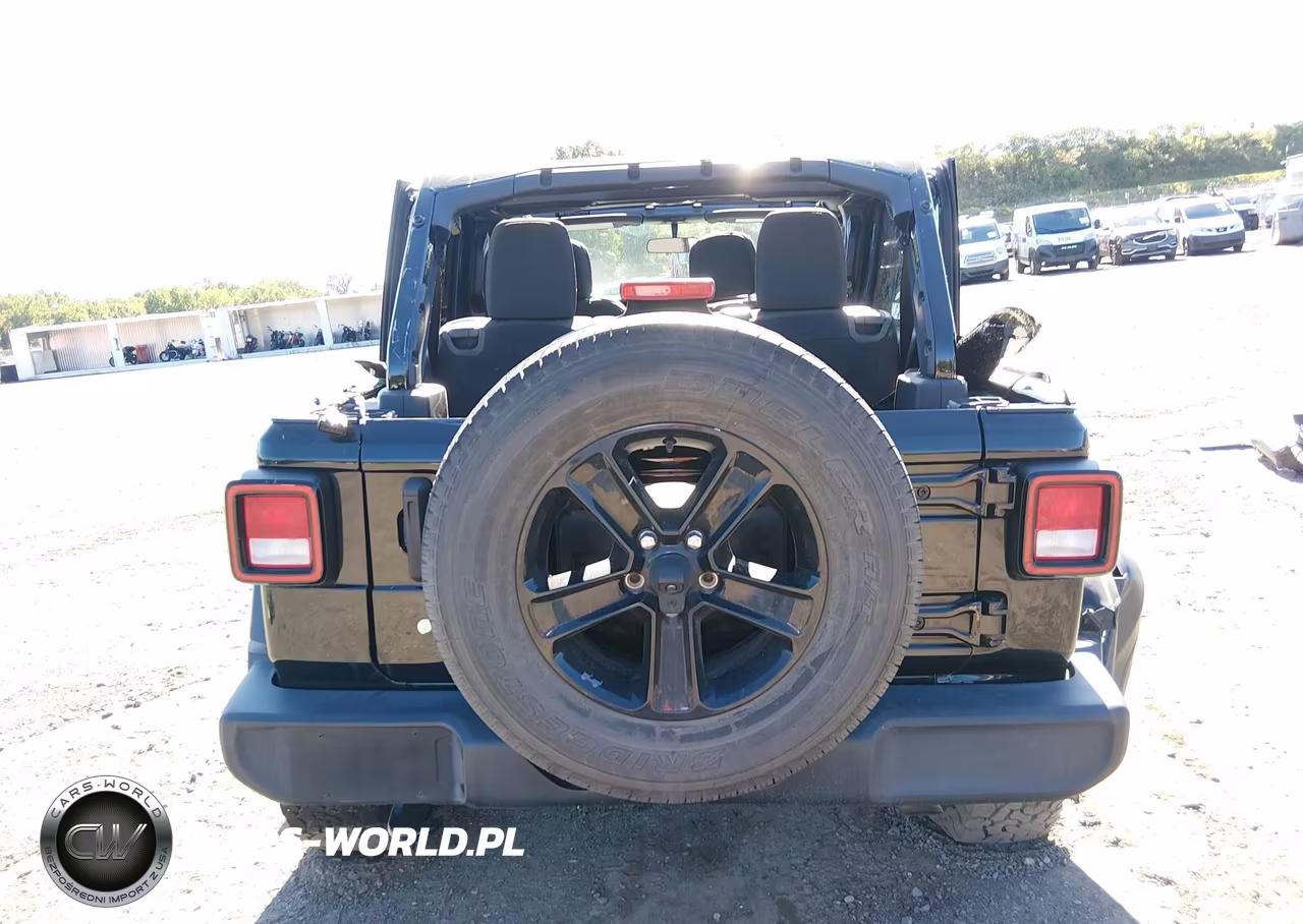 2020 Jeep Wrangler Unlimited Sport Altitude 4X4 VIN:1C4HJXDG2LW272597 - 16