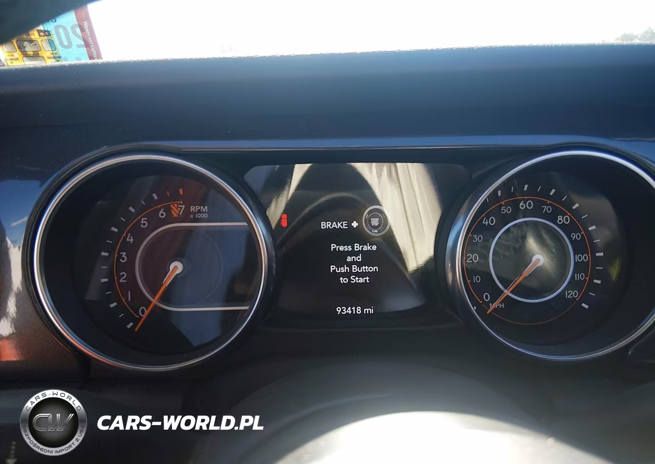 2020 Jeep Wrangler Unlimited Sport Altitude 4X4 VIN:1C4HJXDG2LW272597 - 7