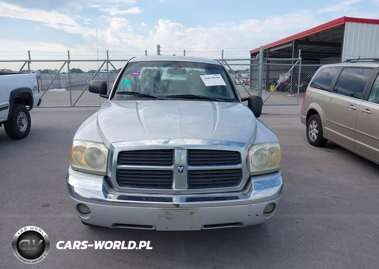2005 Dodge Dakota Laramie VIN:1D7HW58N95S364305 - 12