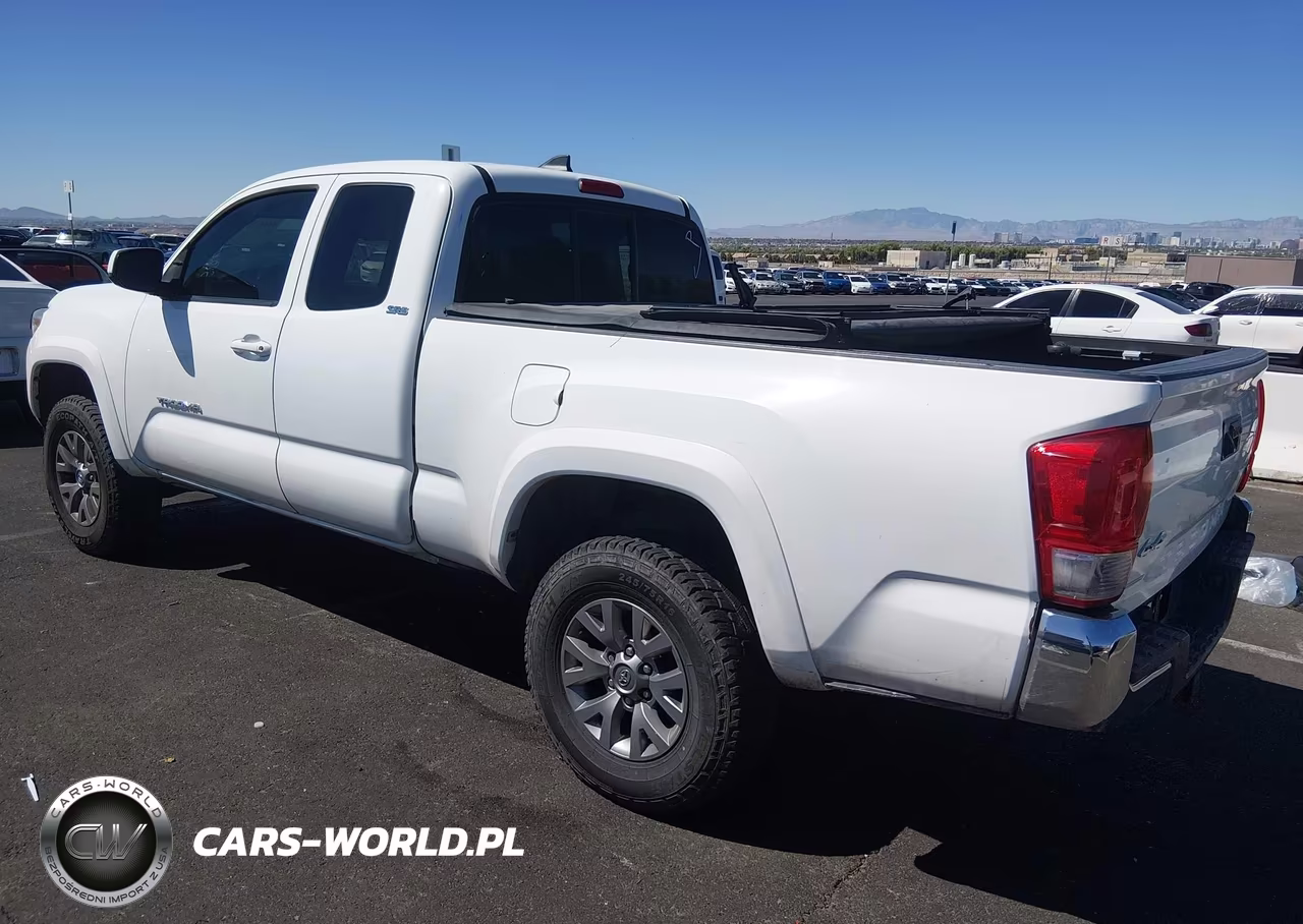 2017 Toyota Tacoma Sr5 V6 VIN:5TFSZ5AN3HX072772 - 3