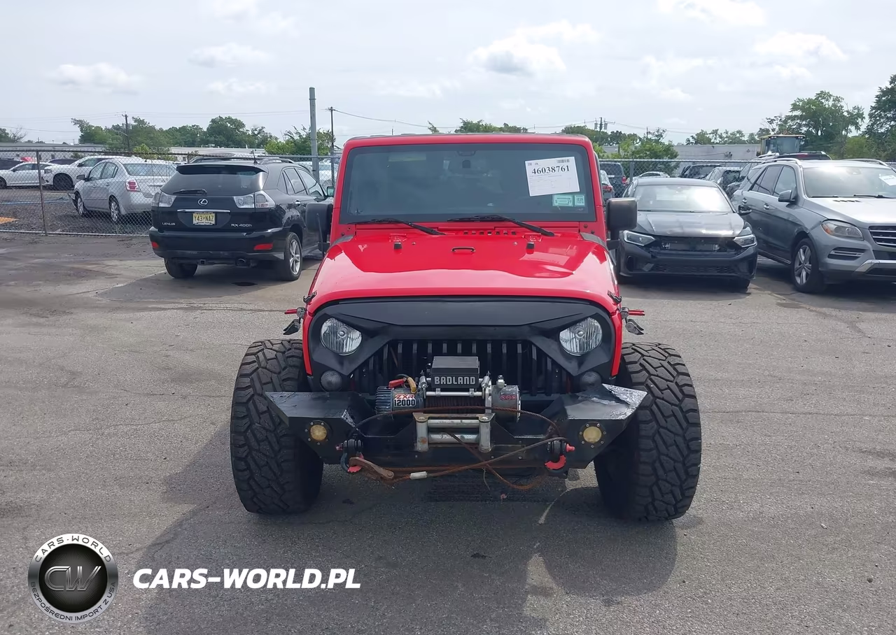 2015 Jeep Wrangler Unlimited Sport VIN:1C4BJWDGXFL555318 - 12