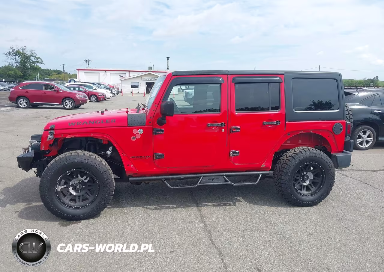 2015 Jeep Wrangler Unlimited Sport VIN:1C4BJWDGXFL555318 - 14