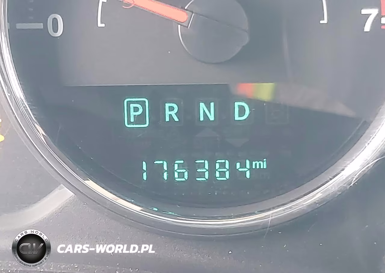 2015 Jeep Wrangler Unlimited Sport VIN:1C4BJWDGXFL555318 - 15