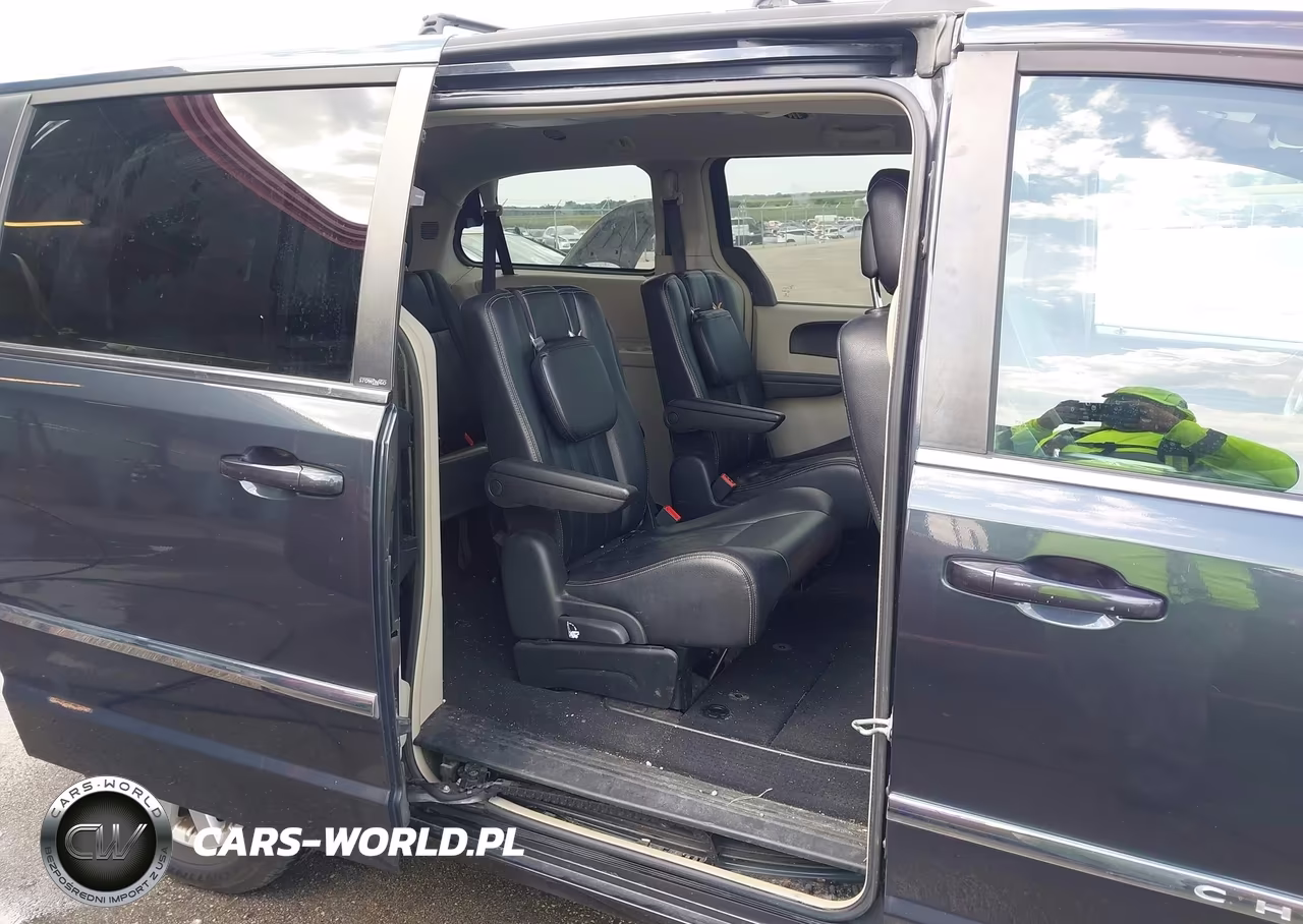 2014 Chrysler Town & Country Touring VIN:2C4RC1BG0ER247692 - 8