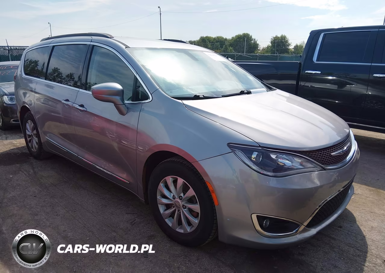 2017 Chrysler Pacifica Touring-L