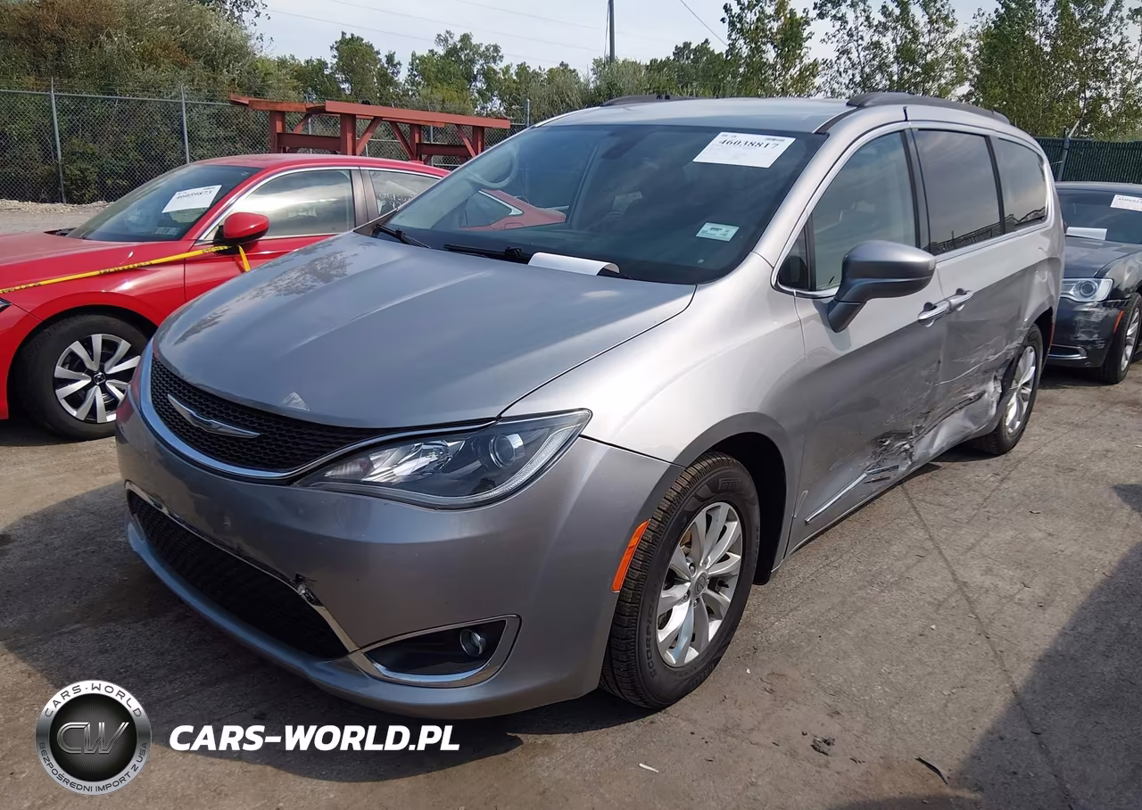 2017 Chrysler Pacifica Touring-L VIN:2C4RC1BG2HR733795 - 2
