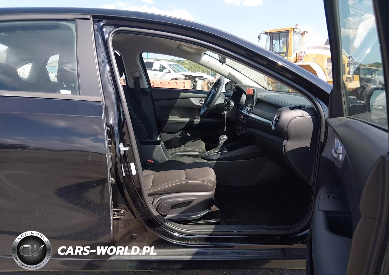 2024 Kia Forte Lxs VIN:3KPF24AD0RE790076 - 4