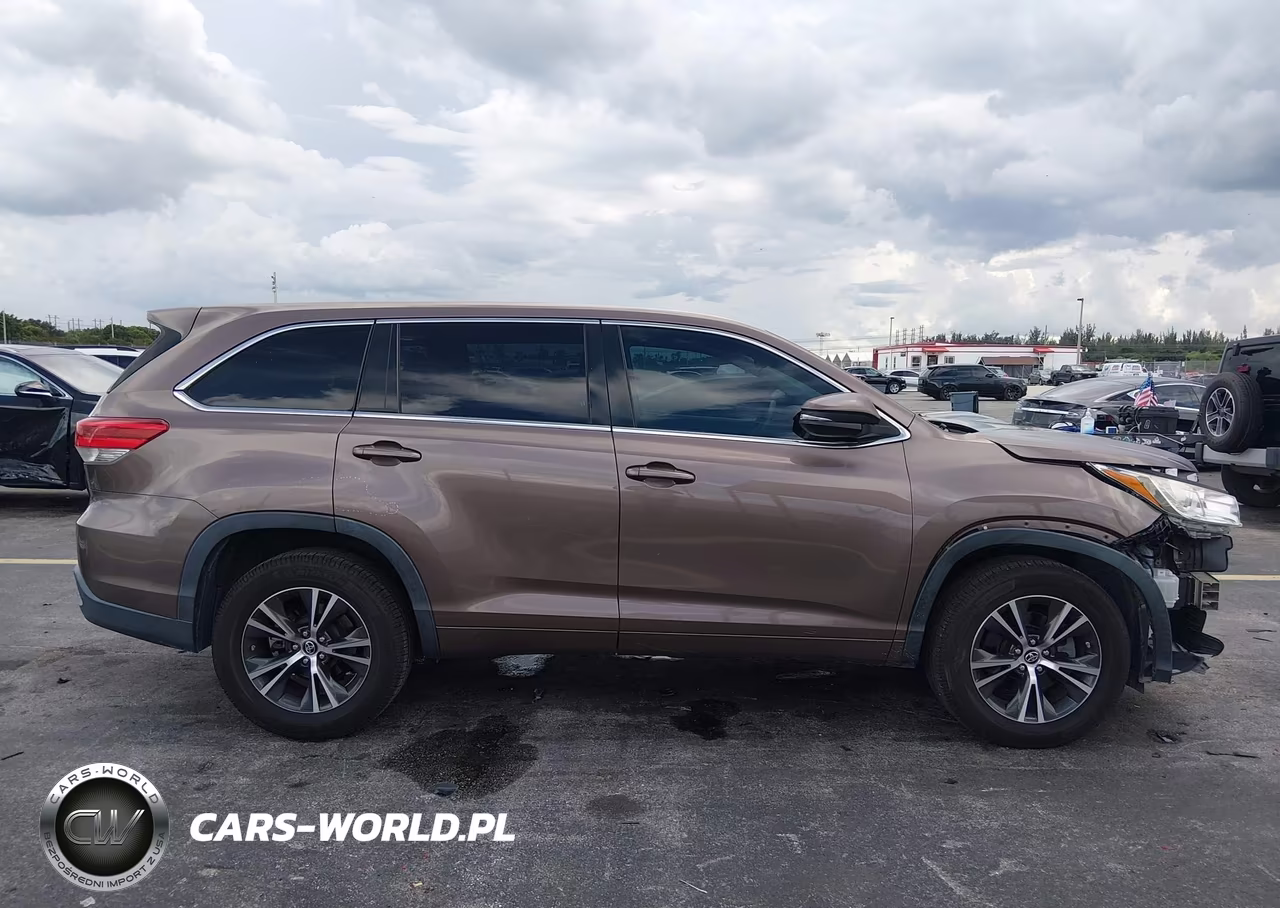 2017 Toyota Highlander Le VIN:5TDZZRFH7HS215883 - 14