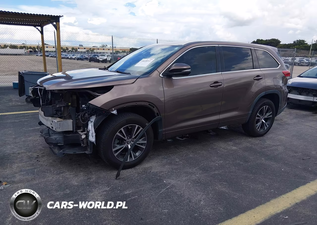 2017 Toyota Highlander Le VIN:5TDZZRFH7HS215883 - 2
