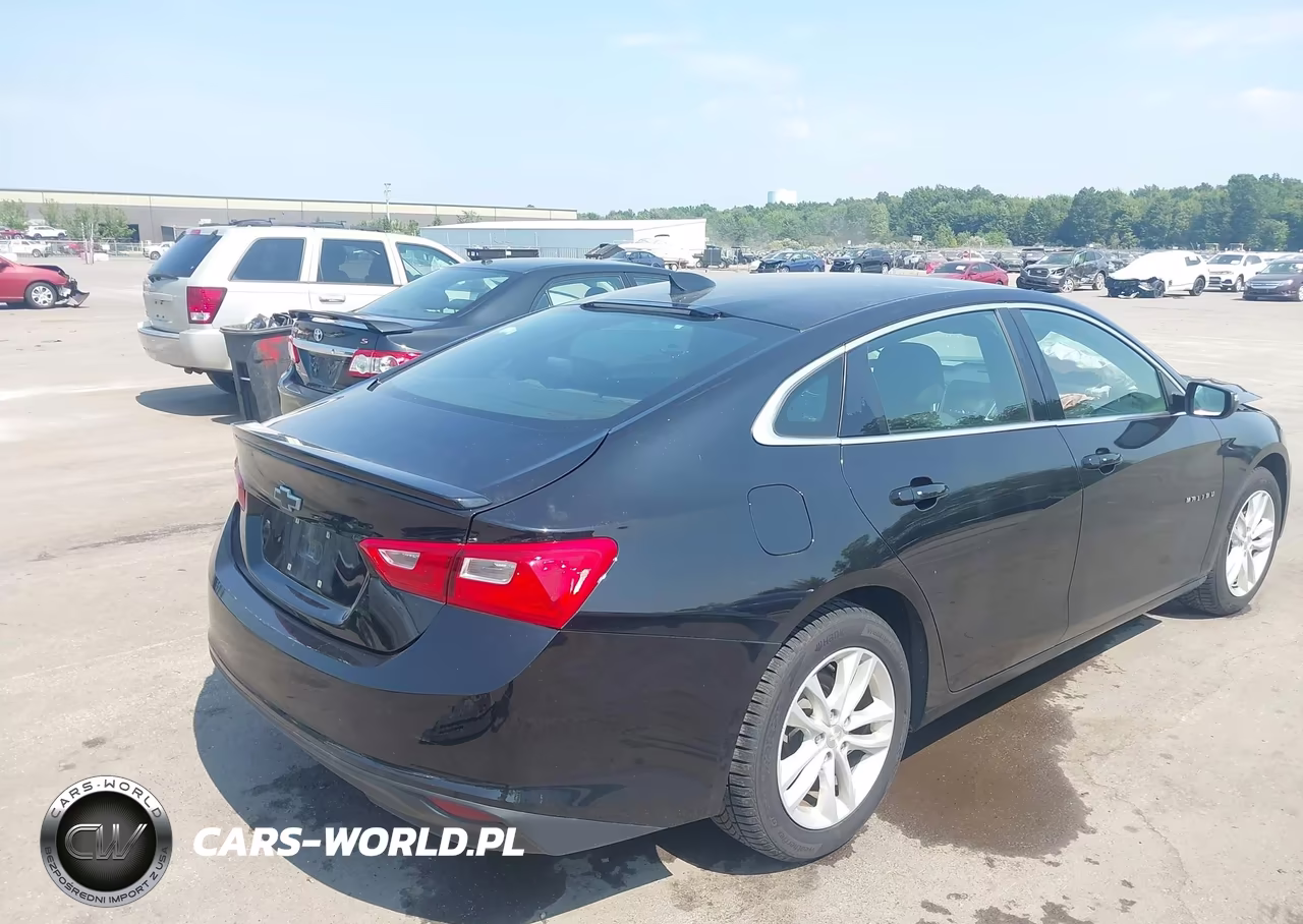 2018 Chevrolet Malibu Lt VIN:1G1ZD5ST0JF250877 - 4