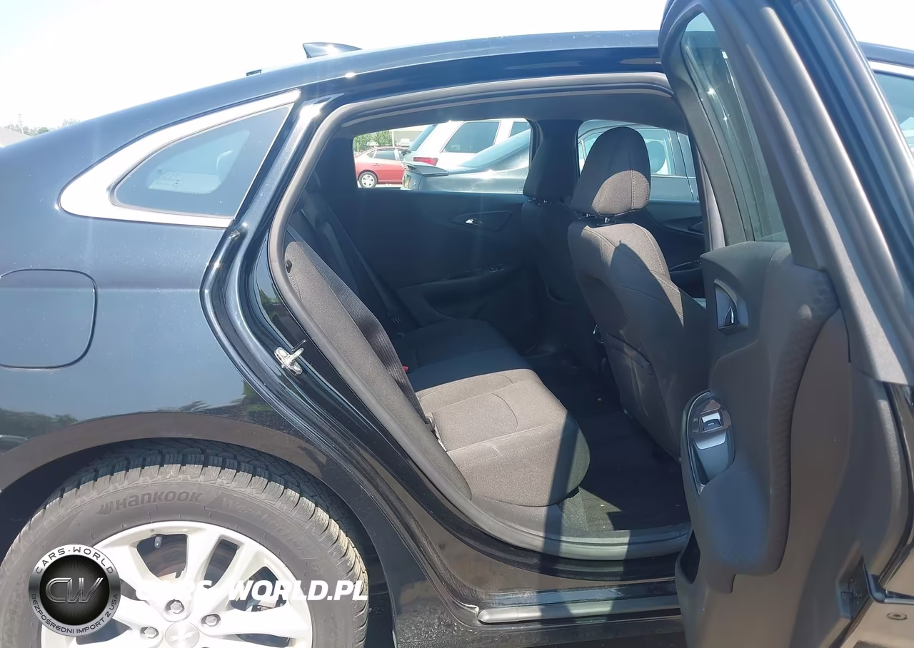 2018 Chevrolet Malibu Lt VIN:1G1ZD5ST0JF250877 - 8