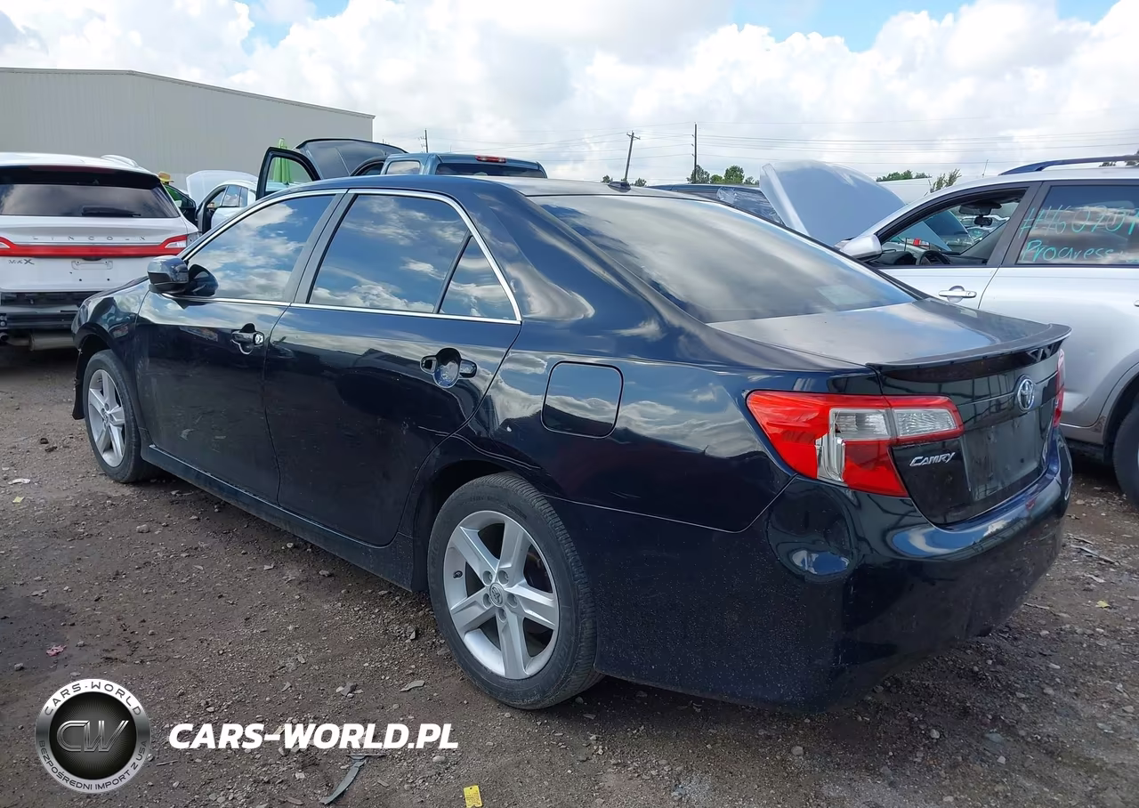 2013 Toyota Camry Se VIN:4T1BF1FK1DU693743 - 3