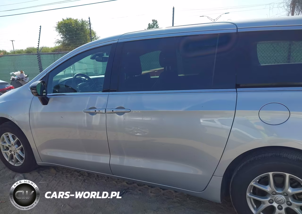 2026 Chrysler Pacifica Select VIN:2C4RC1BG0TR197499 - 14