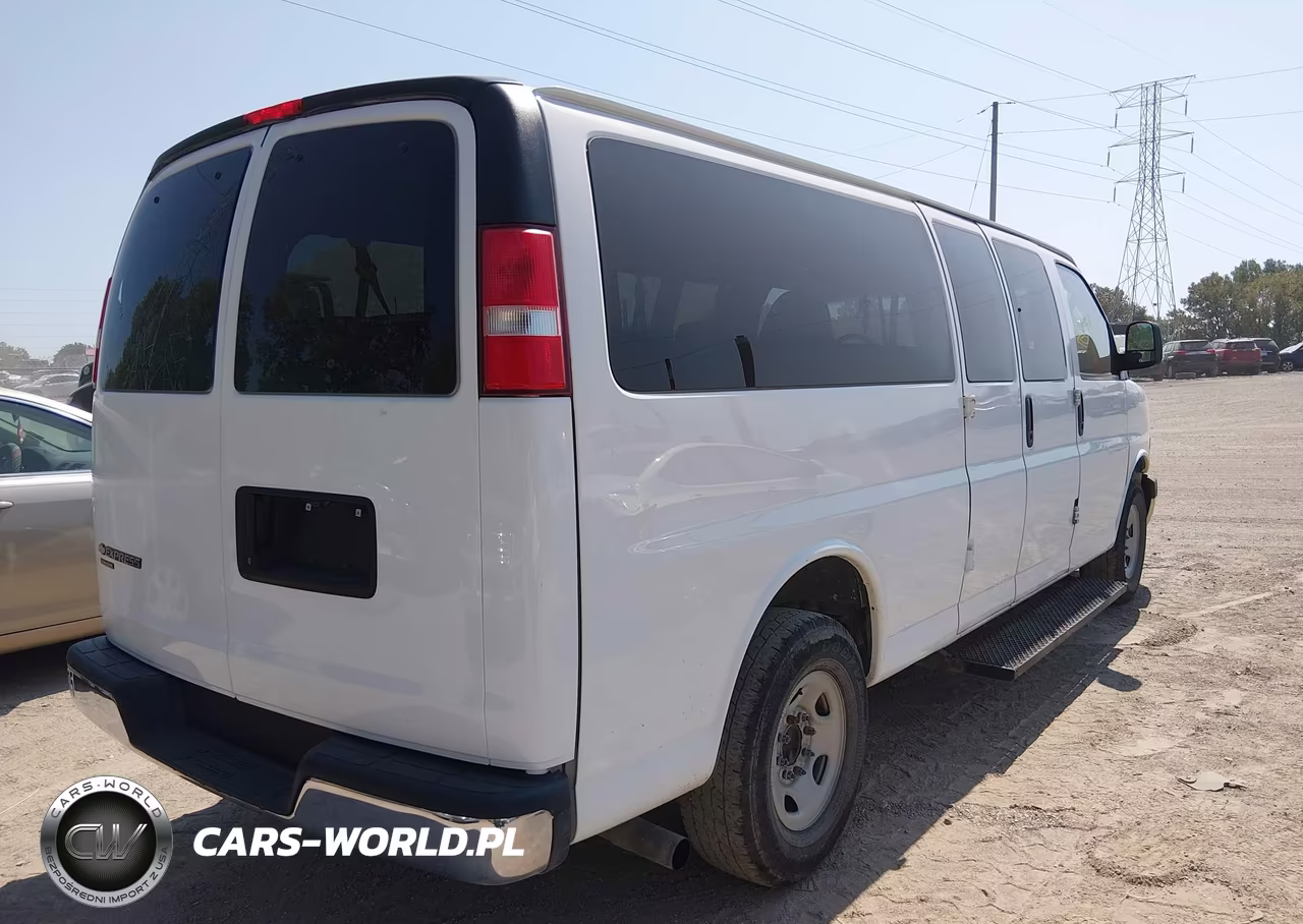 2015 Chevrolet Express 3500 Lt VIN:1GAZG1FG2F1205232 - 4