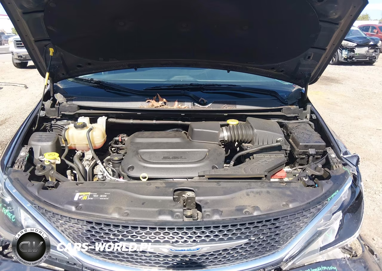 2020 Chrysler Pacifica Touring L VIN:2C4RC1BG7LR274224 - 10