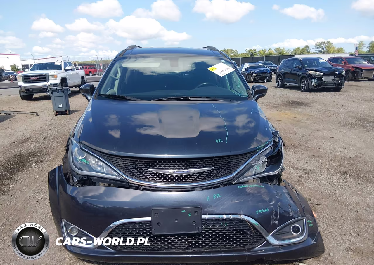 2020 Chrysler Pacifica Touring L VIN:2C4RC1BG7LR274224 - 13
