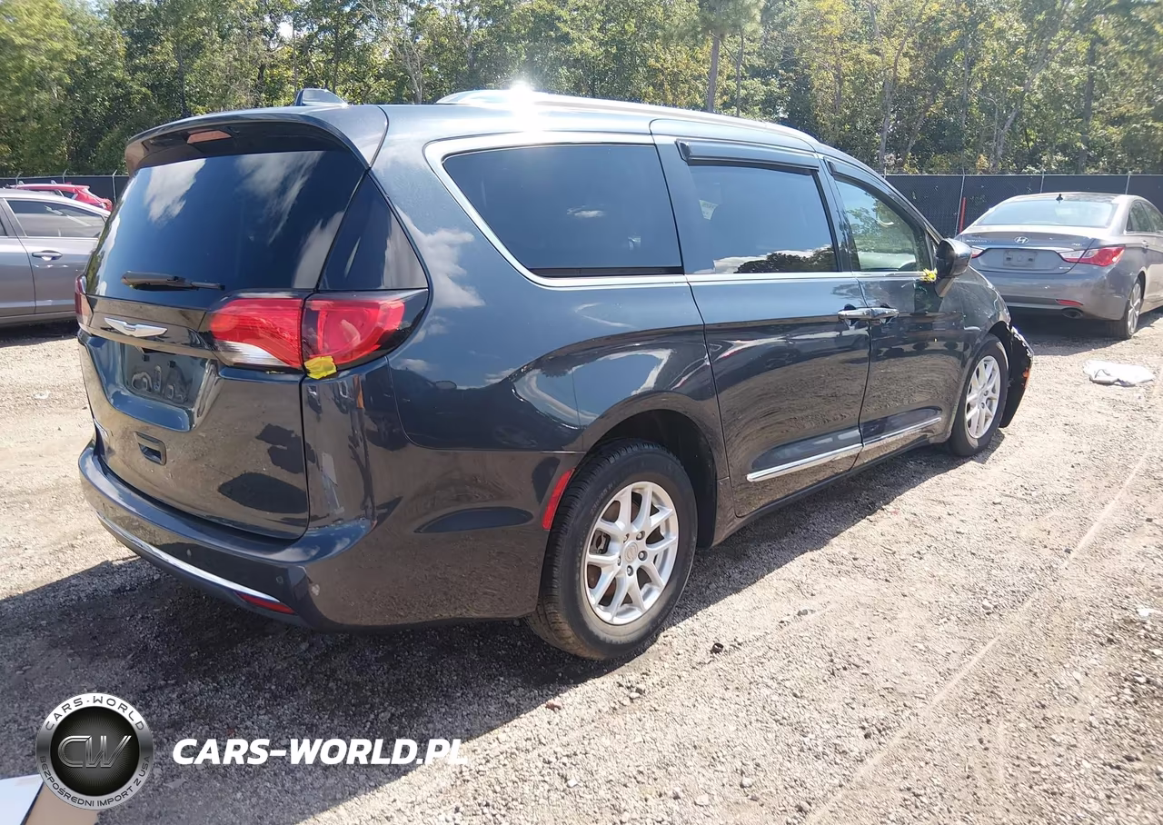 2020 Chrysler Pacifica Touring L VIN:2C4RC1BG7LR274224 - 4
