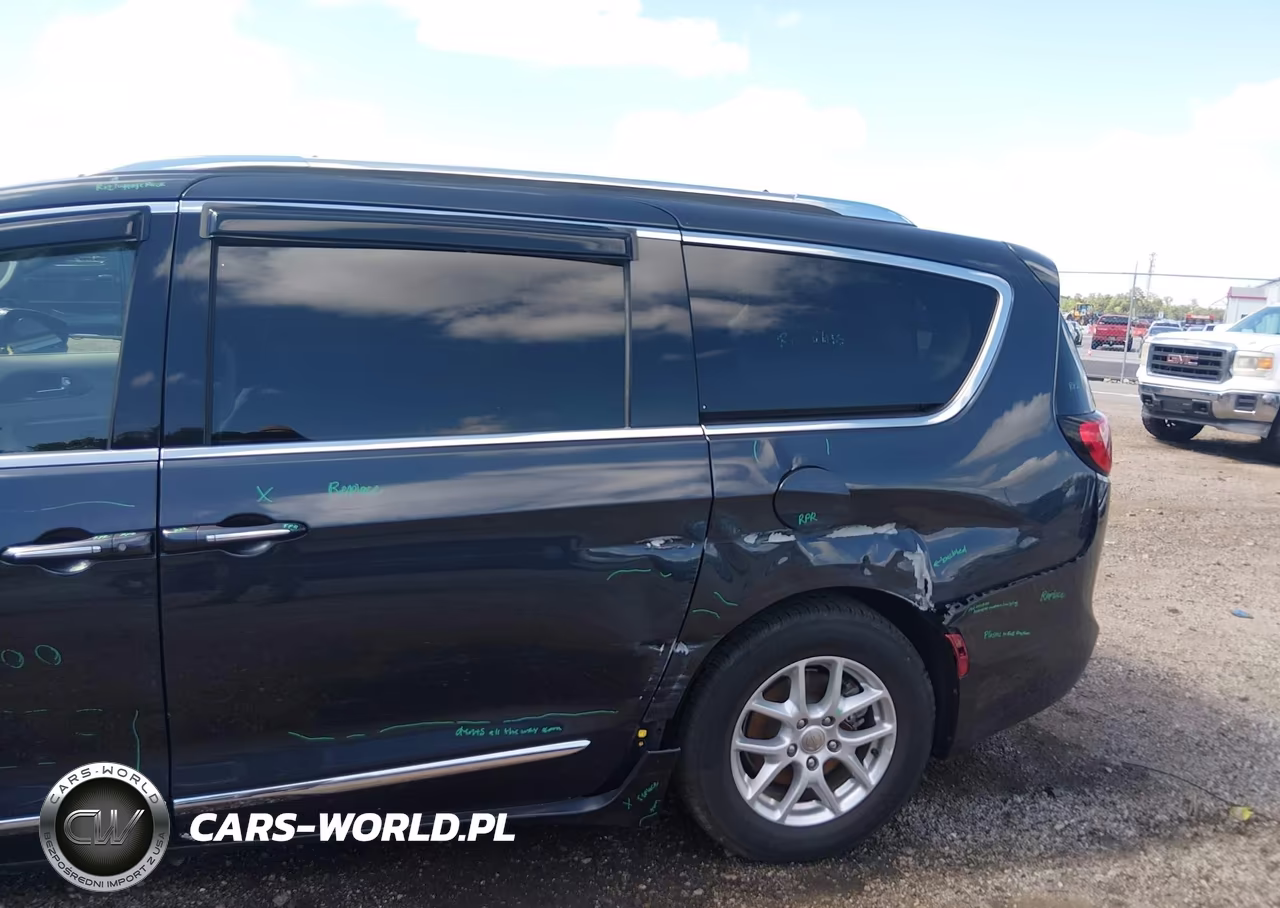 2020 Chrysler Pacifica Touring L VIN:2C4RC1BG7LR274224 - 6