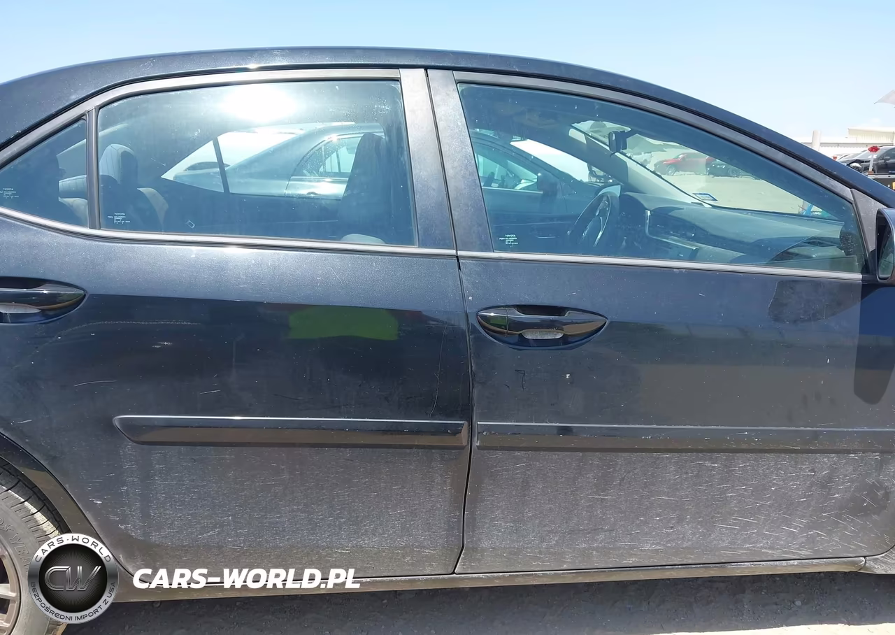 2017 Toyota Corolla Le VIN:5YFBURHE8HP619822 - 13
