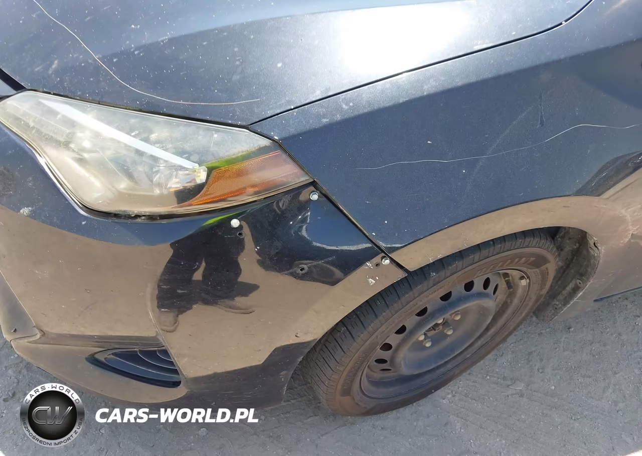 2017 Toyota Corolla Le VIN:5YFBURHE8HP619822 - 6