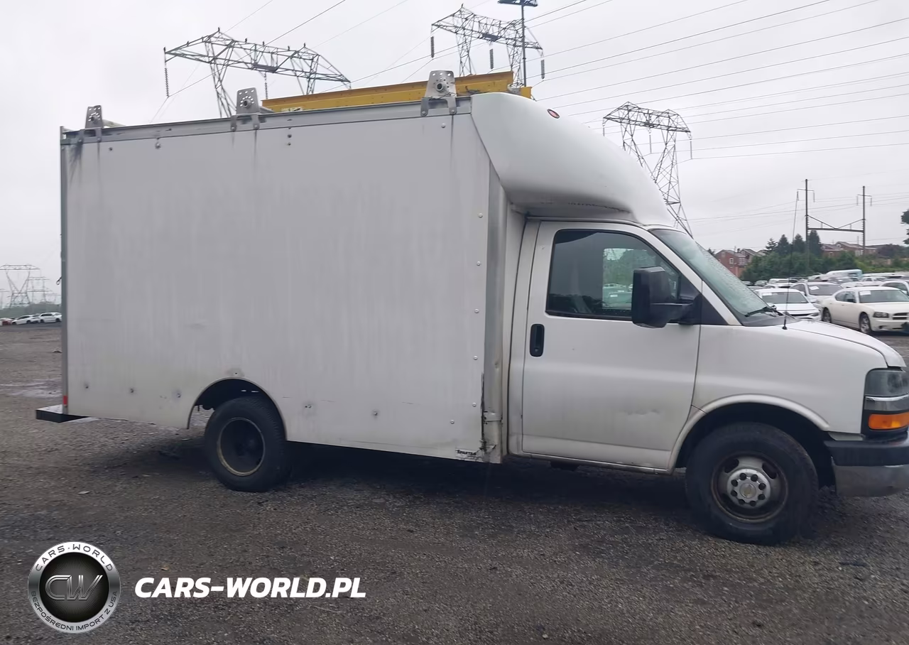 2017 Chevrolet Express Cutaway Work Van VIN:1GB3GRCG2H1228355 - 13