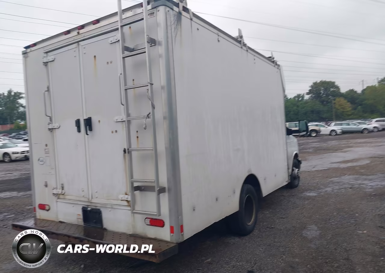 2017 Chevrolet Express Cutaway Work Van VIN:1GB3GRCG2H1228355 - 4